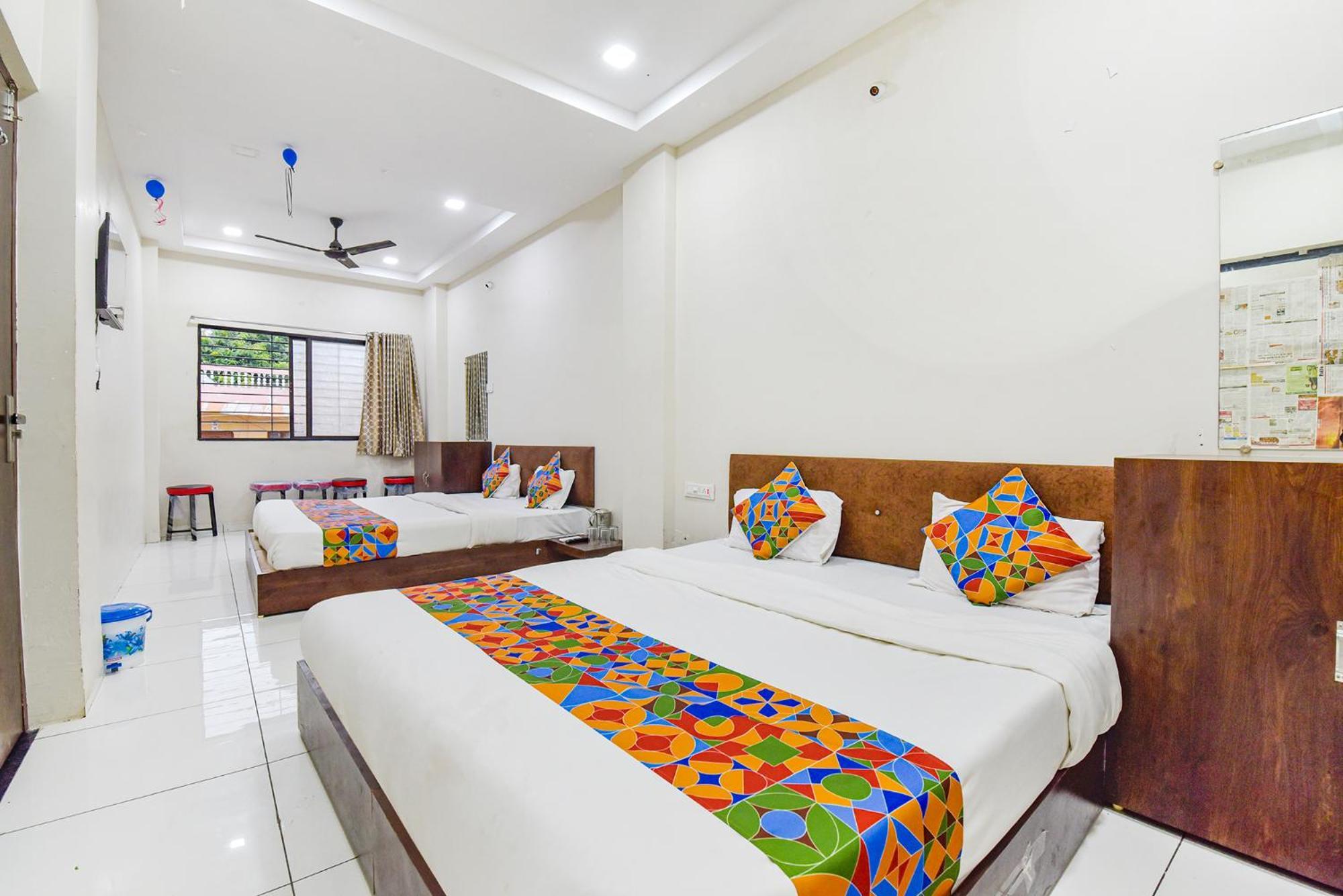 Fabexpress Devani Palace Ujjain Exterior foto